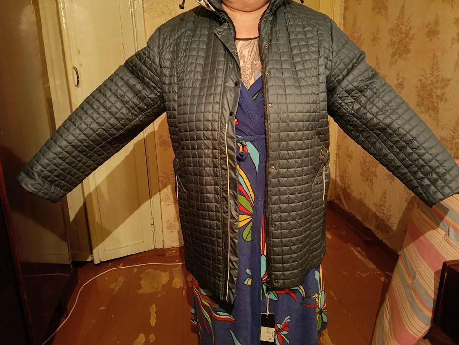 Куртка абсолютно новая