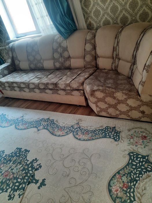 Продам диван в хорошем состояний недорогоо