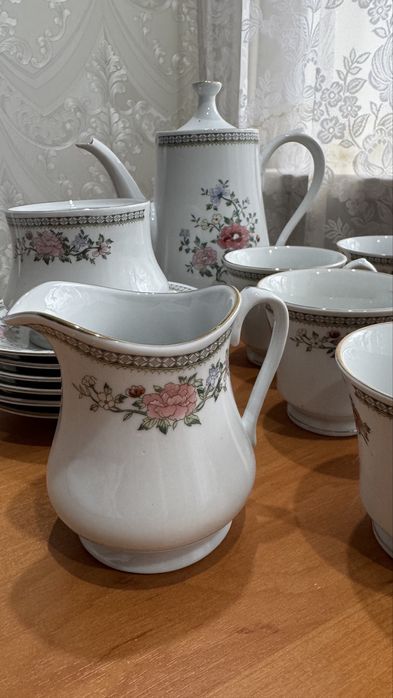 Сервиз кофейный, сервиз чайный.