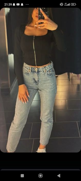 Vând Blugi ,sunt de la Topshop ,purtați de 3 ori. Mărimea este xs