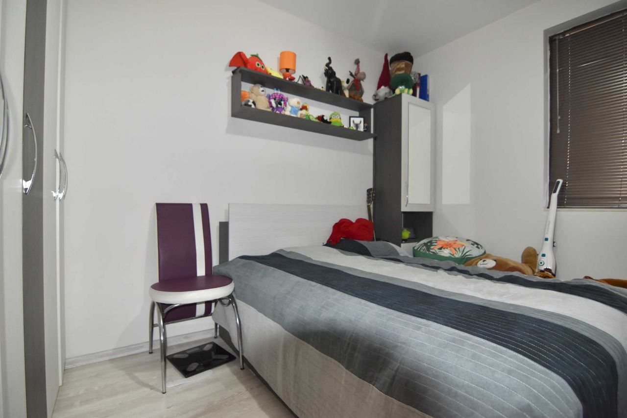 Продава се Тристаен апартамент в Пловдив, Южен - 77 кв.м за 1572 €/кв.м - Снимка #2