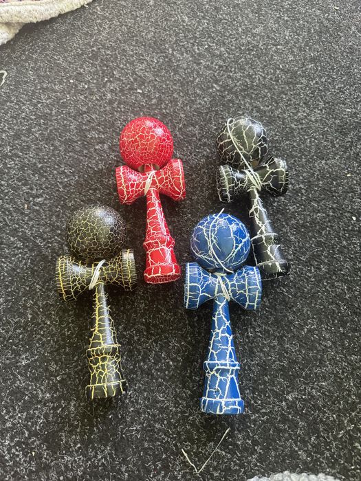 Kendama multicolor noua