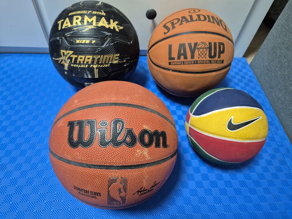 Маратонки Adidas, Nike & UA