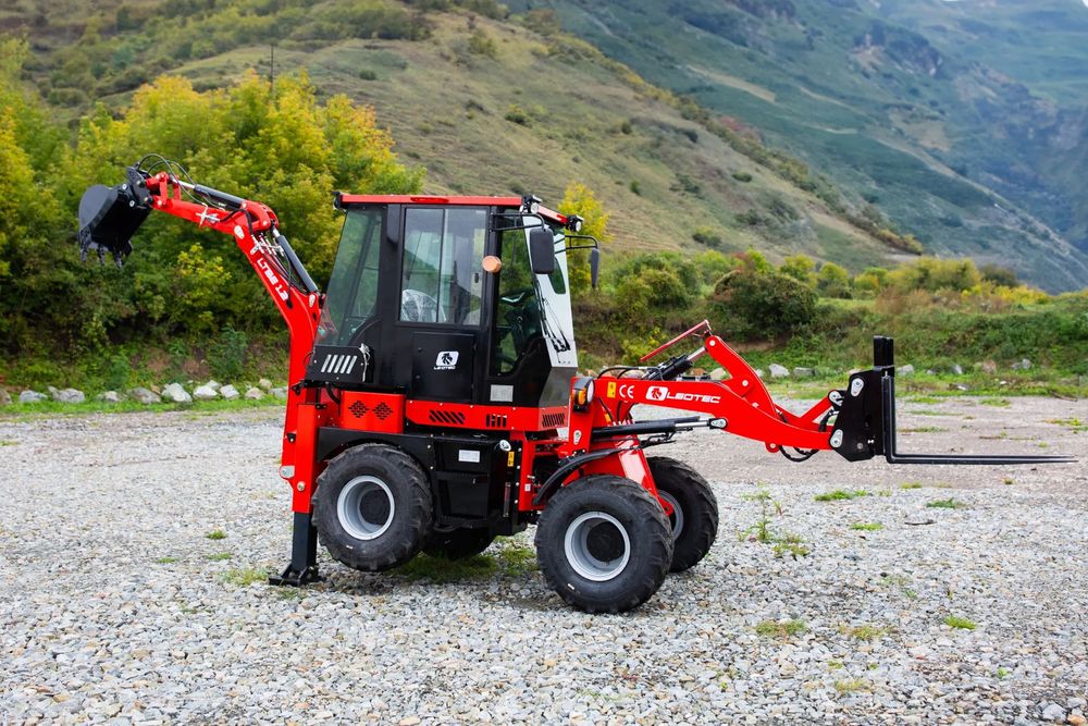 Leotec LTBE 1.2 Buldoexcavator Leotec LTBE 1.2 – 3,5 tone, motor Xinchai 36,8 kW