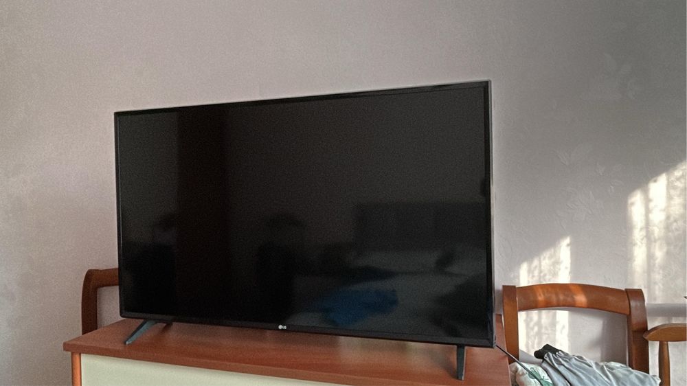 LG Led телевизор LG 43LM5700PLA