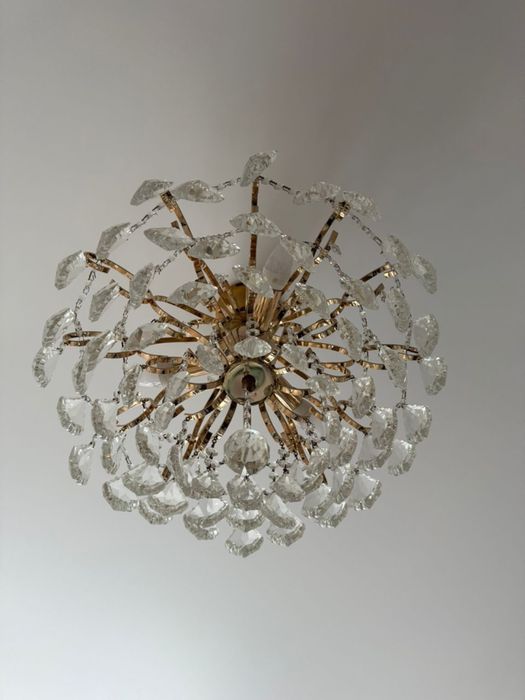 Продам люстры, потолочные