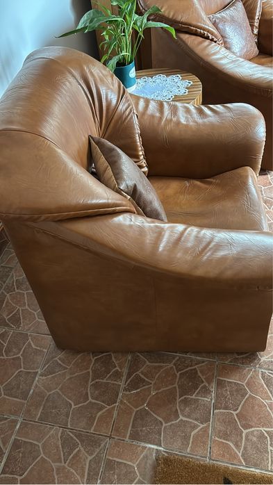 Două fotolii Maro deschis