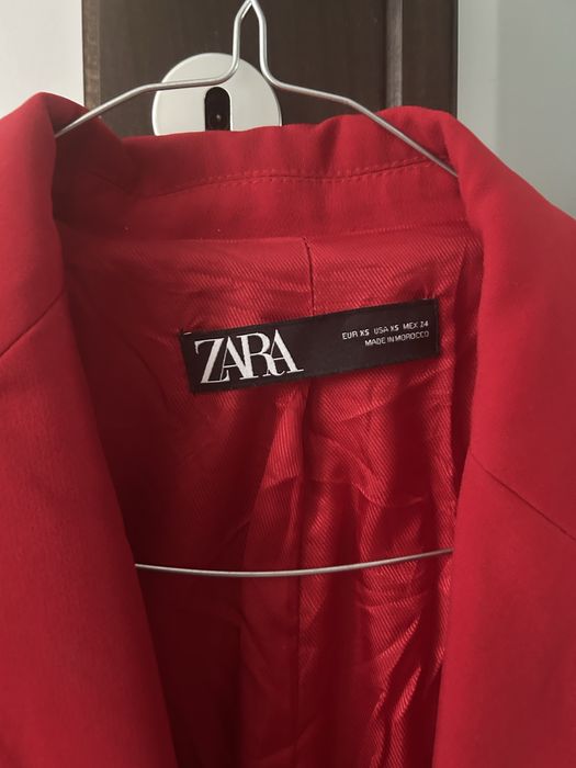Palton Zara rosu