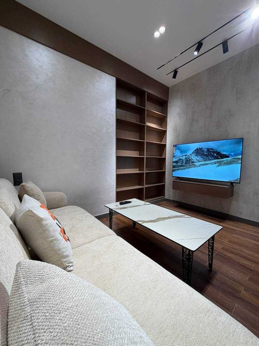 Сдаётся ШИКАРНАЯ кв Мирабад ближе Госпитальный Базар а28!