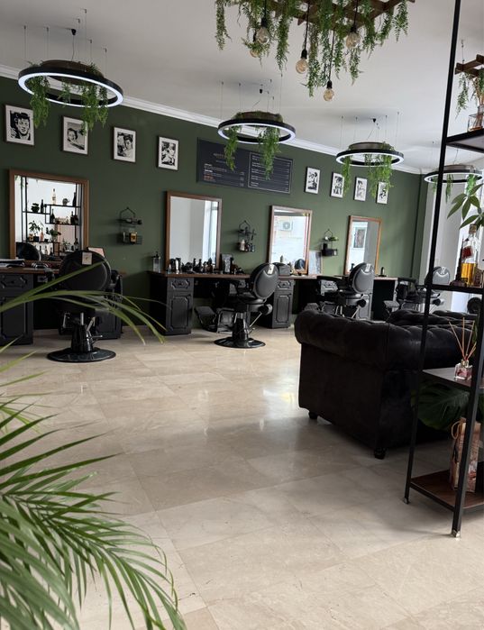 Inchiriez scaun/post de lucru frizerie