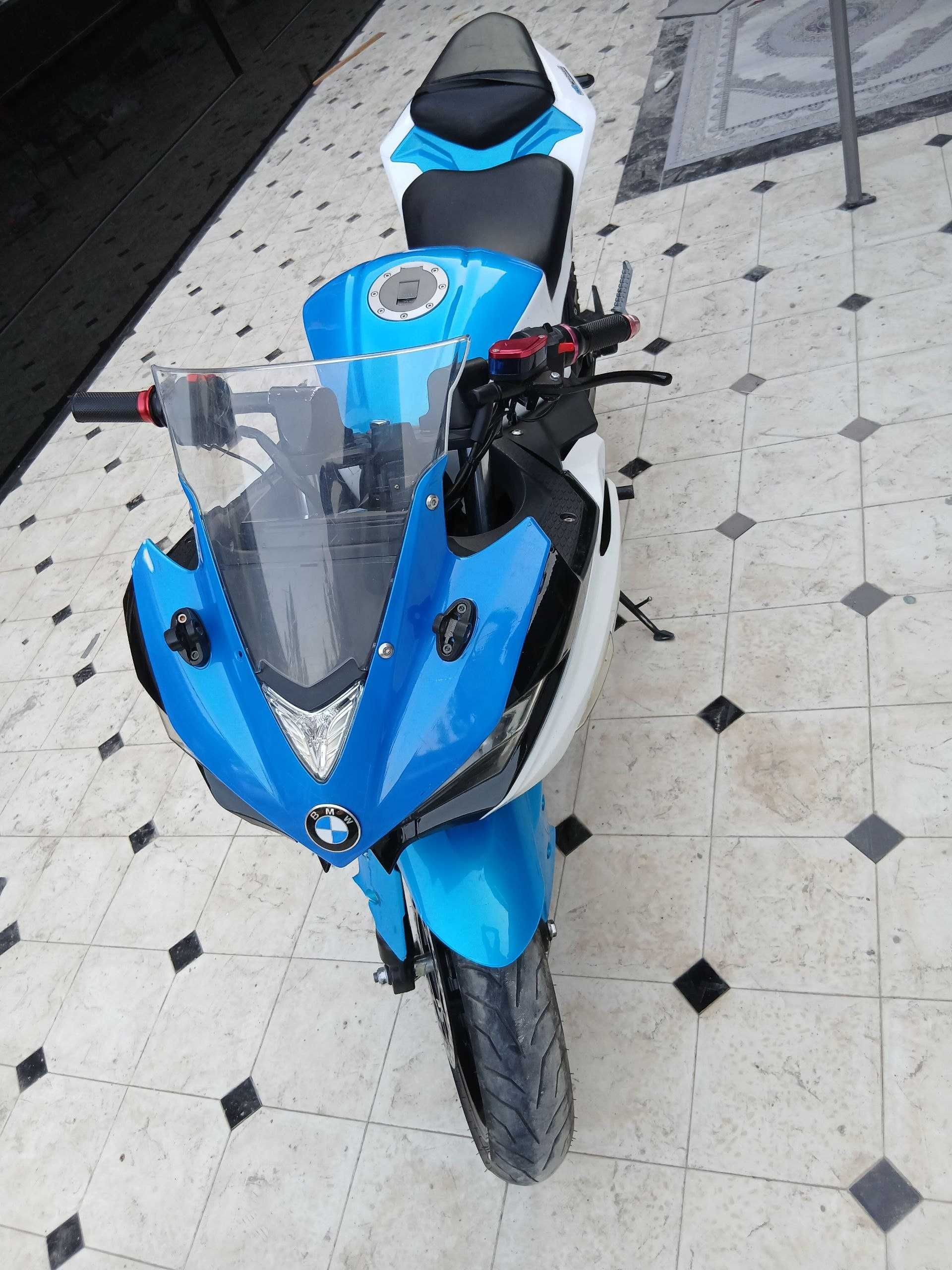 Elokrto bayk R3 BMW