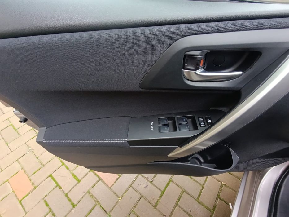 Toyota Auris Hybrid Touring Sports 1.8 VVT-i (136 CP) – Hybrid