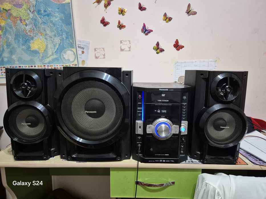 Музыкальный центр Panasonic.