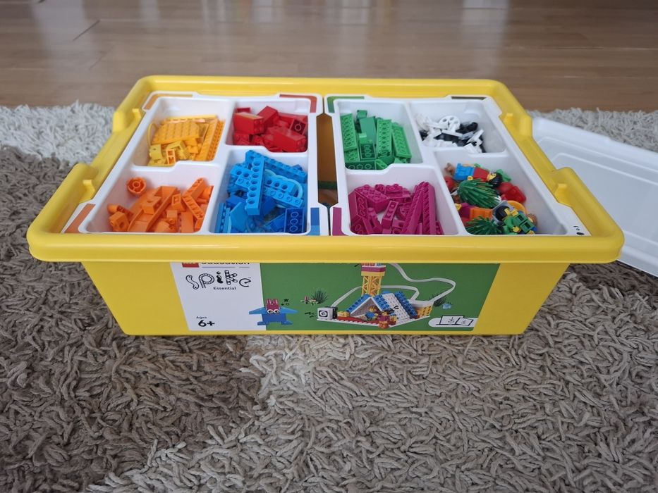 Lego spike essential