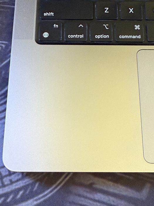 Apple MacBook Pro 2021 + Factura iStyle