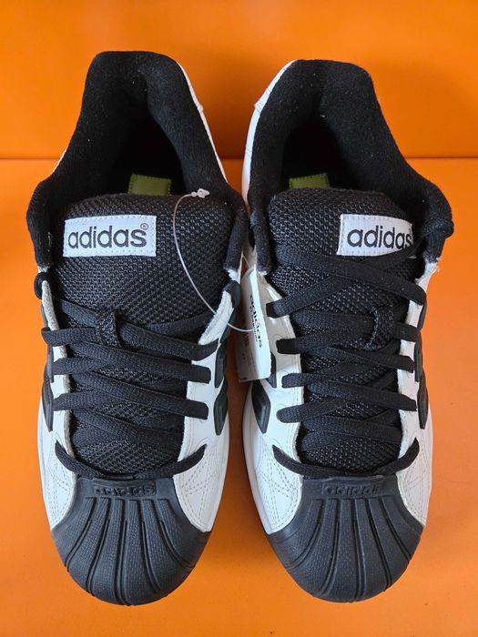 ADIDAS El Segundo чисто нови с етикет мъжки обувки ORIGINALS номер 42