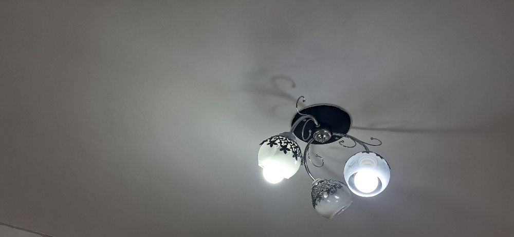 Люстры, в хорошом состояние,всё  работает. Есть доставка.