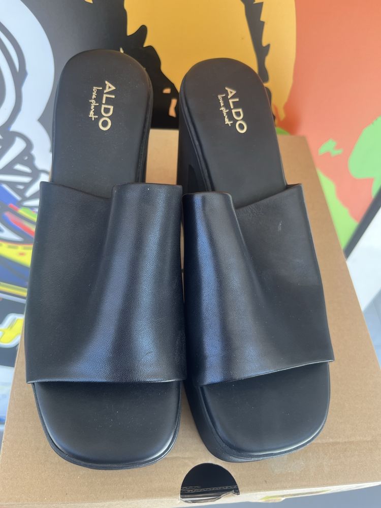 Чехли на Aldo естествена кожа