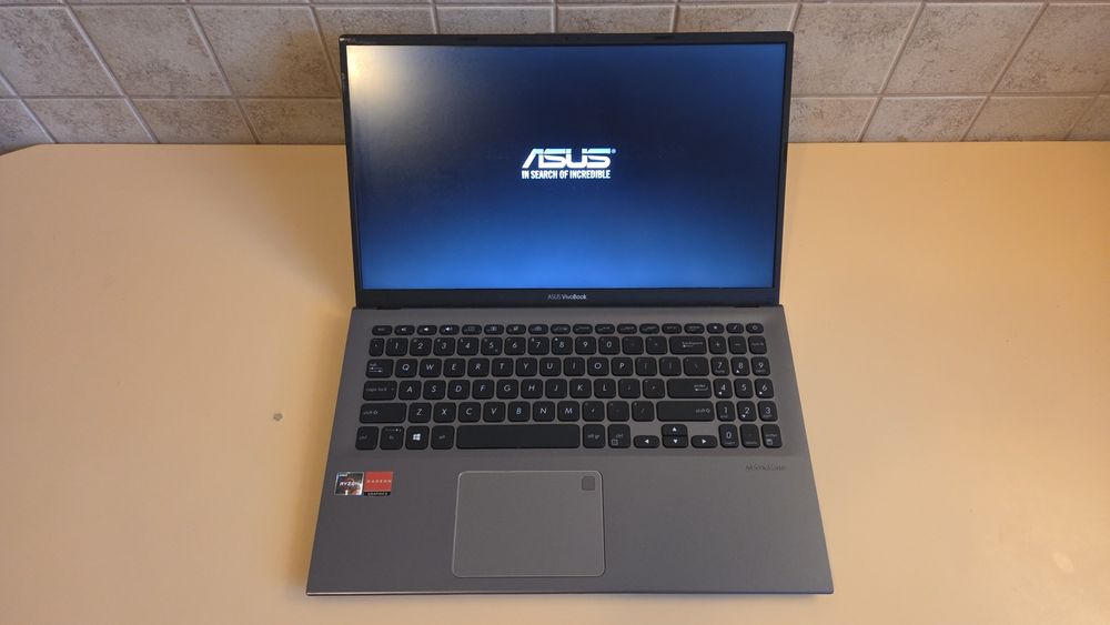 Laptop Asus X512D, SSD 512GB, RAM 12GB,  AMD 5 3500U, R540X 2GB GDDR5