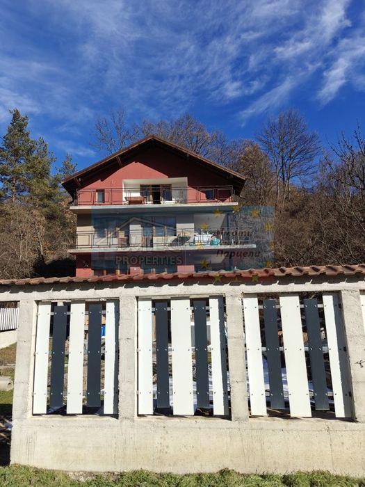 Продава се Къща в с. Углярци, Област Перник - 260 кв.м за 366 €/кв.м - Снимка #3