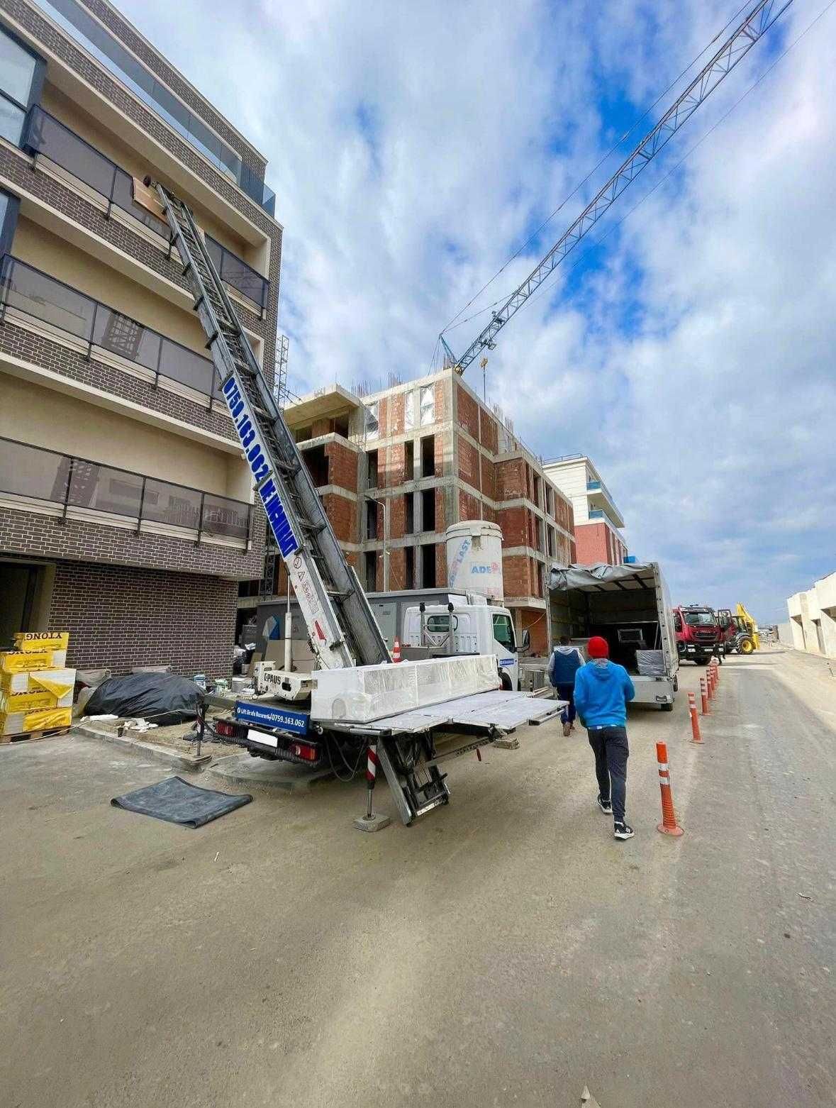Lift exterior de inchiriat cu manipulatori   mobila, constructi
