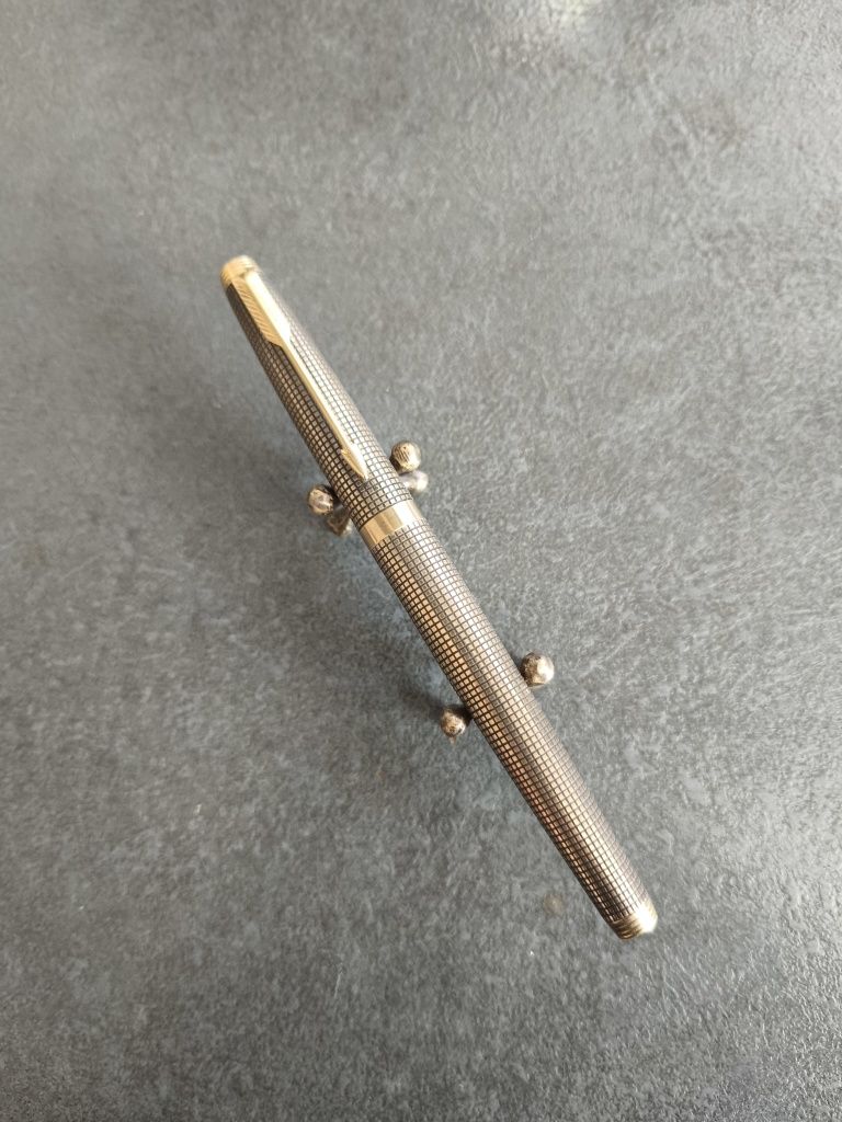 Stilou argint Parker 75 Cisele Vermeil