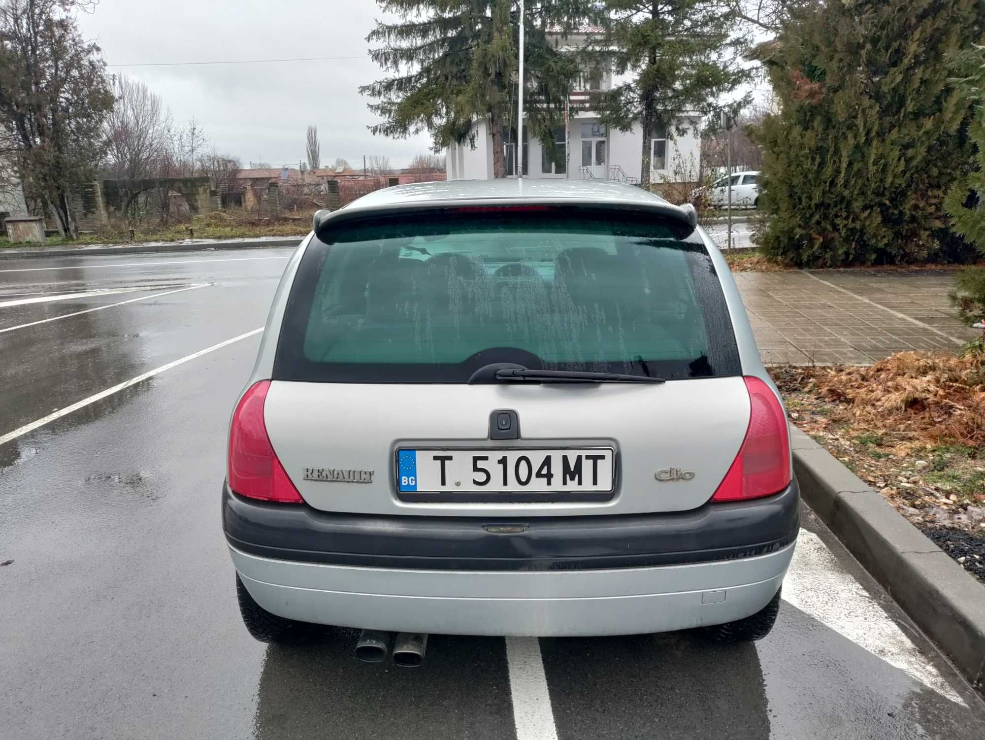 Продавам Renault Clio 1.6