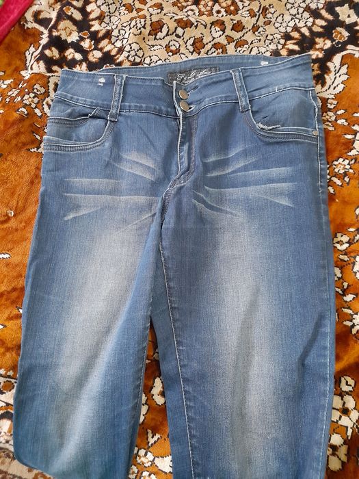 Продаются мужские джинсы