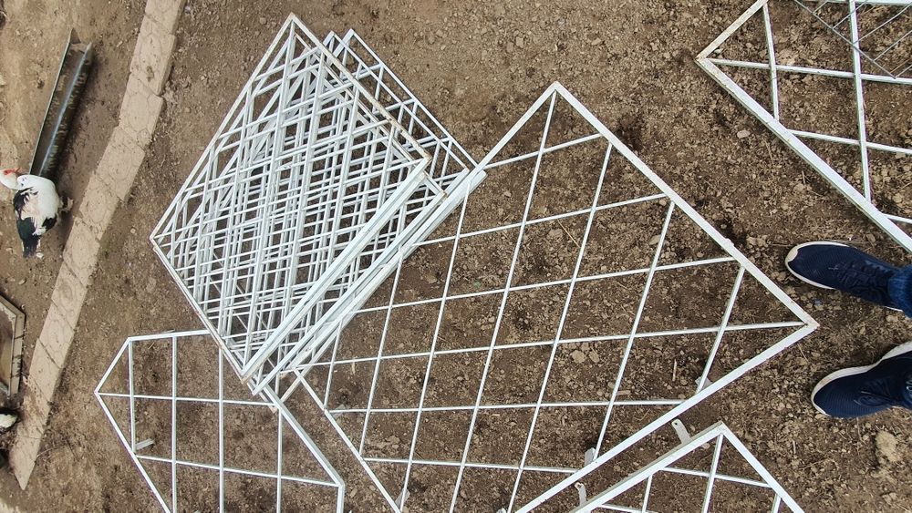 Grilaje ferestre , geamuri , casa , sau gard