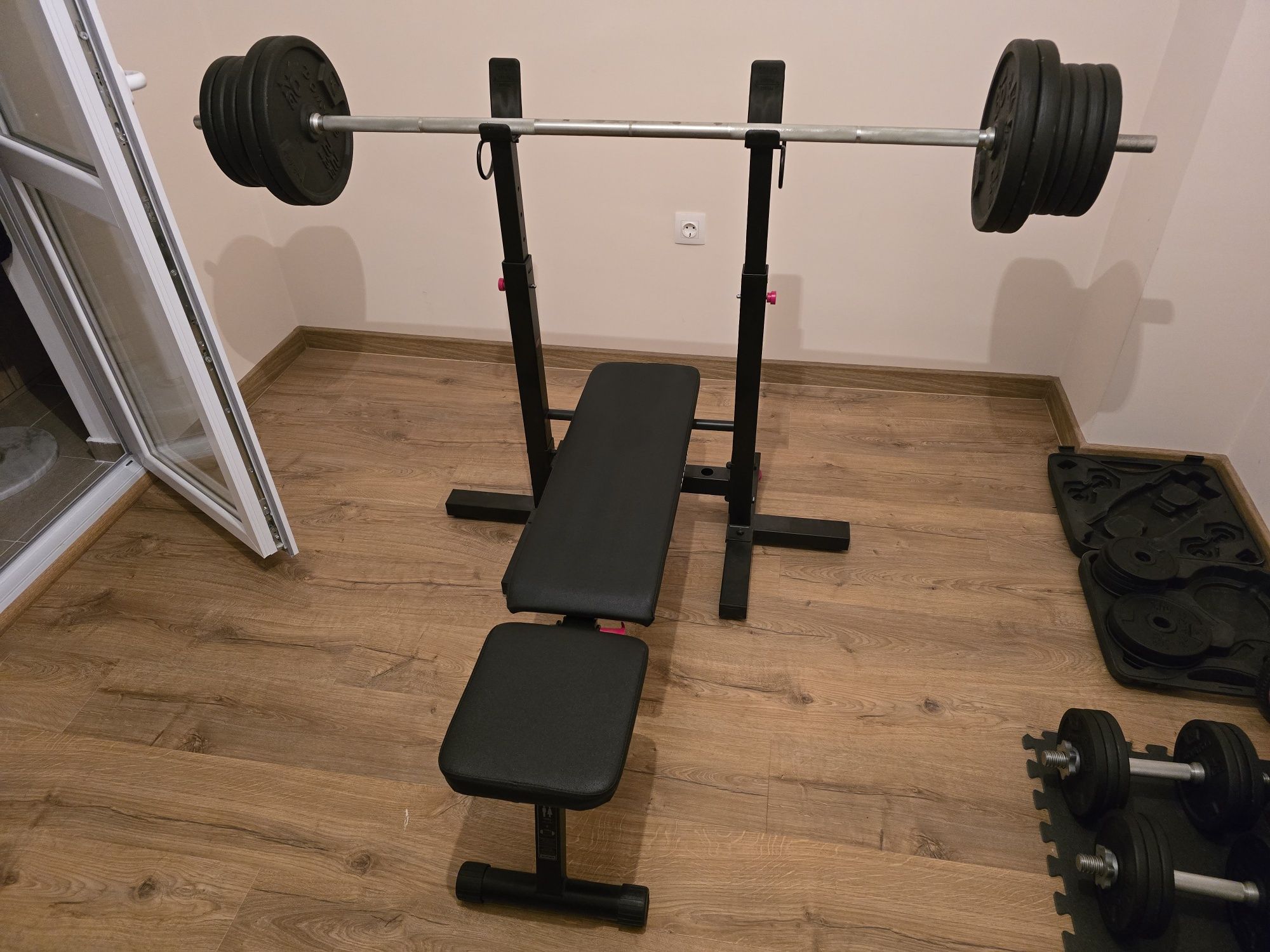 Лежанка , лост, дъмбели ,тежести и успоредка
