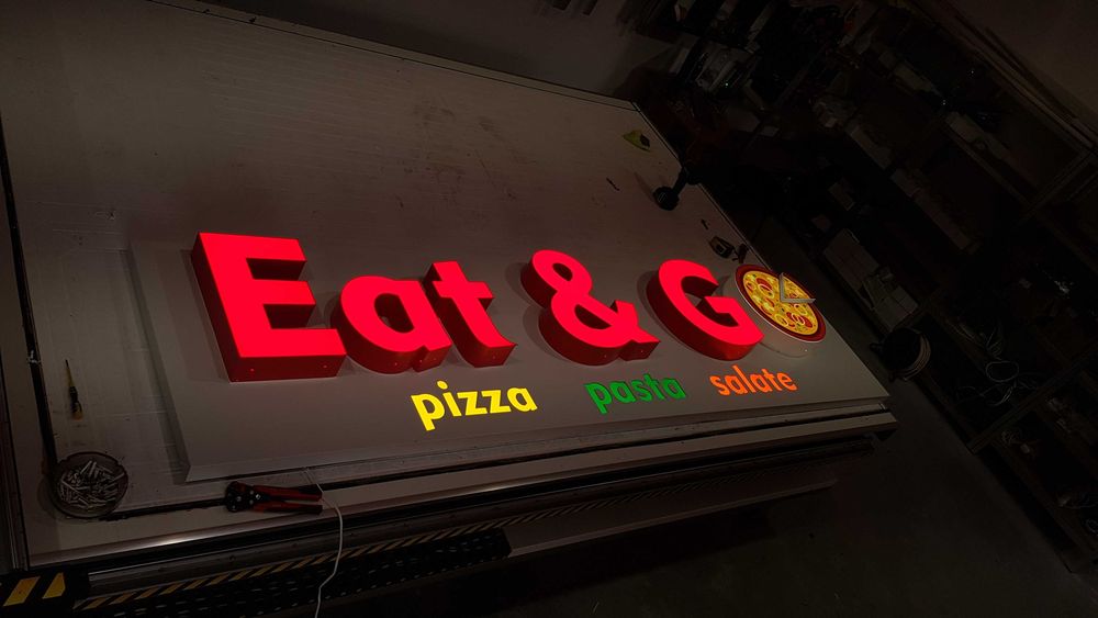 Reclame luminoase litere volumetrice casete si firme luminoase