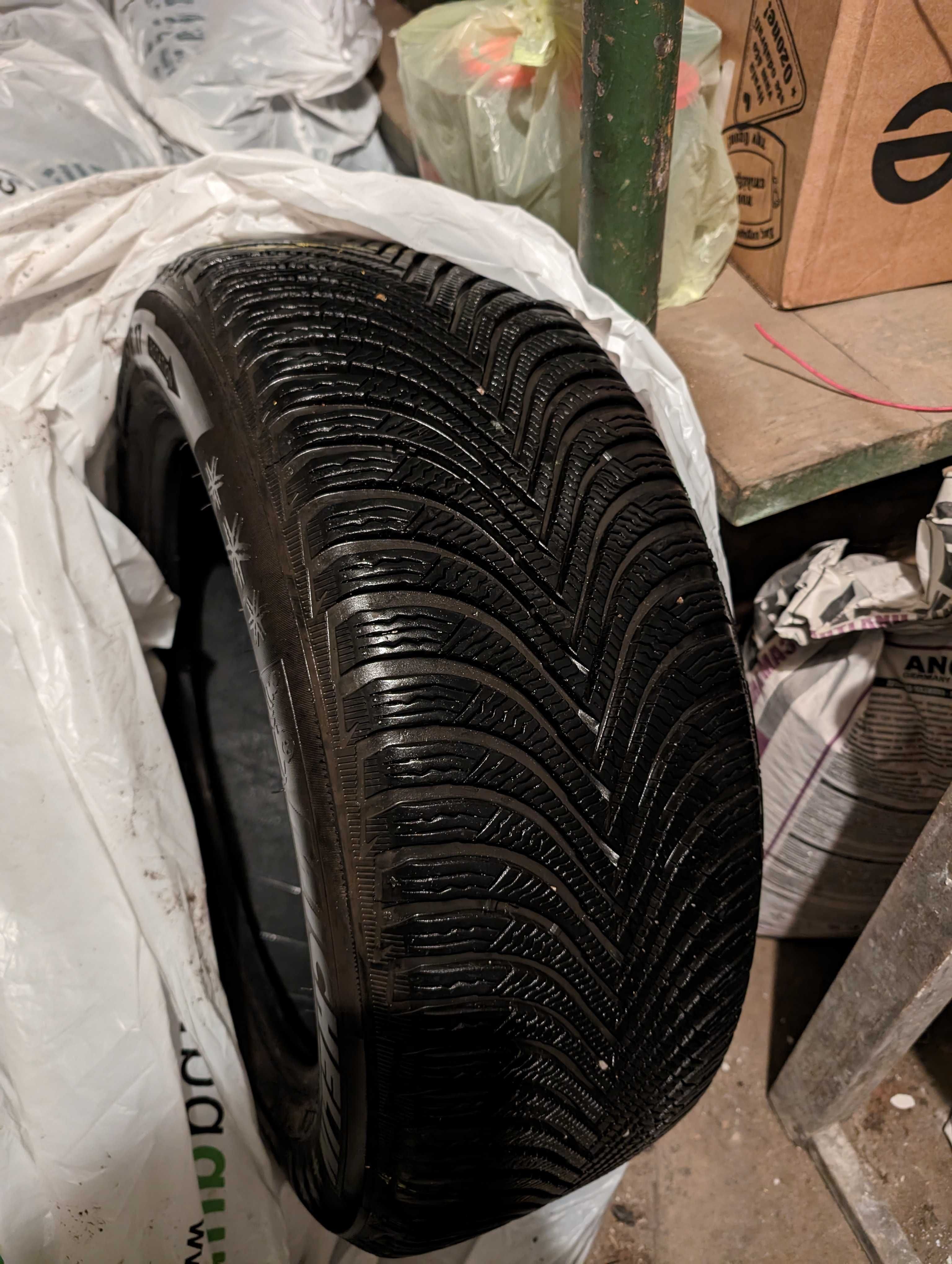 4 броя зимни RunFlat гуми  Michelin Alpin 5 - 225 55 R17