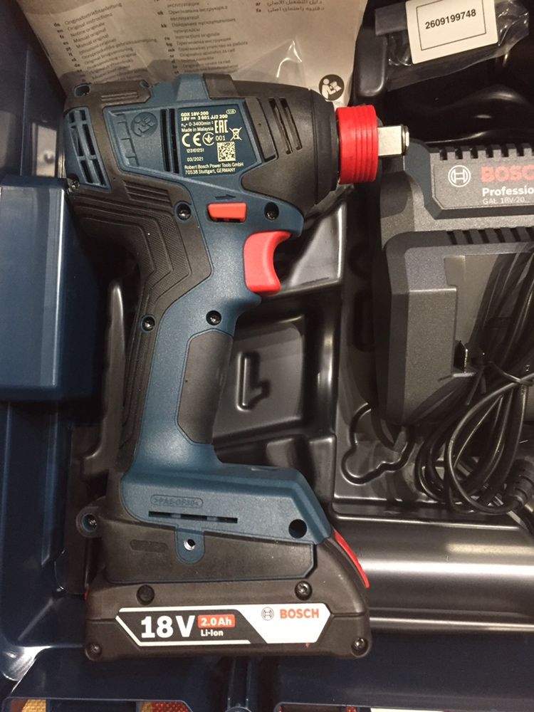 Bosch GSB 18V-55/винтоверт/+GDX 18V-200/гайковерт/+2 бат. 2ah/+зарядно