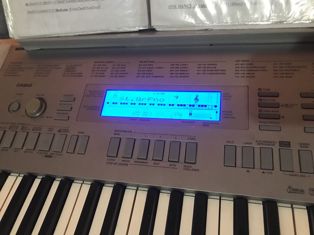 Синтезатор Casio