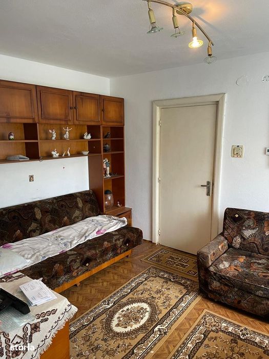 De vanzare apartament 2 camere, zona 200
