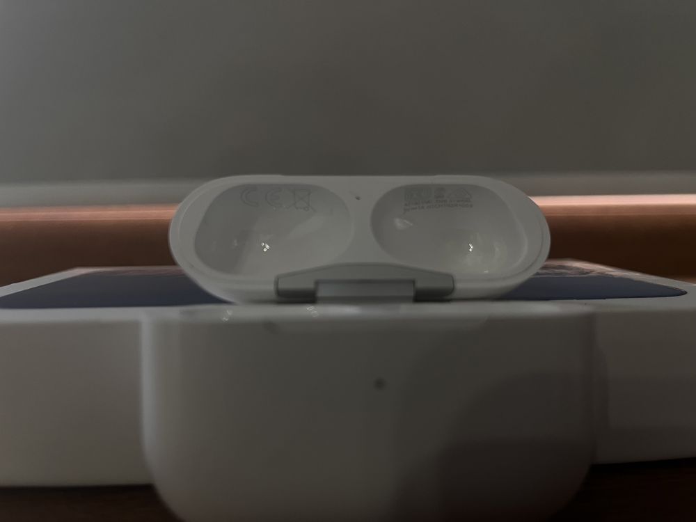 Airpods кейс
