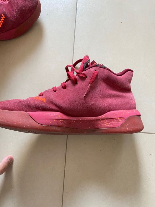 URGENT adidas culoare rosu,talpa foam,baschet,300 lei URGENT