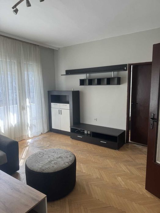 Дава се под наем Тристаен апартамент в Пловдив, Кършияка - 100 кв.м за 425 € - Снимка #10