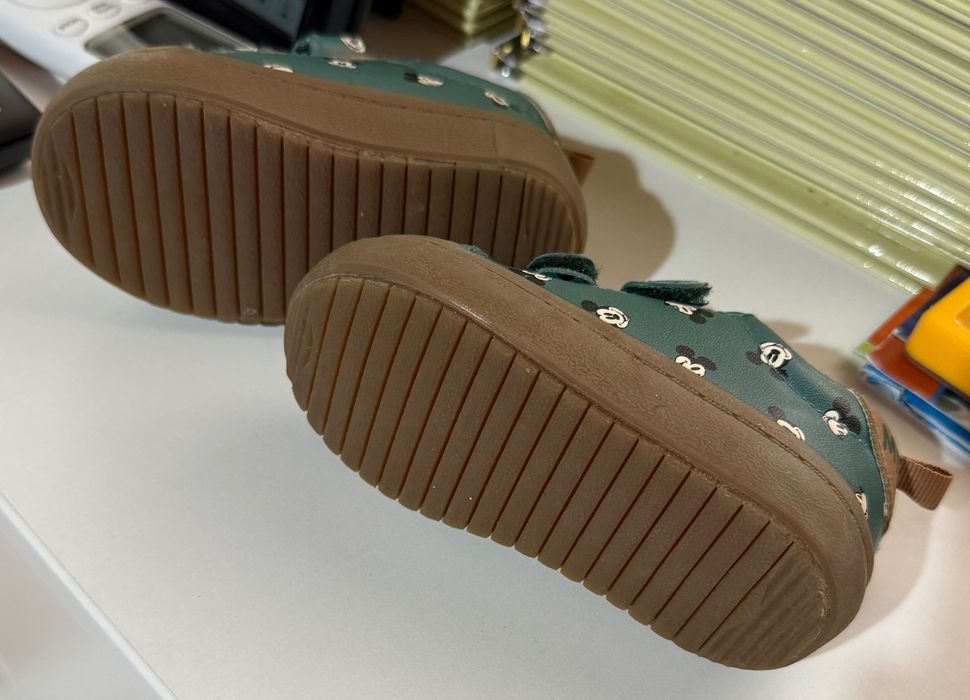 Обувки Mickey H&M р-р 18-19