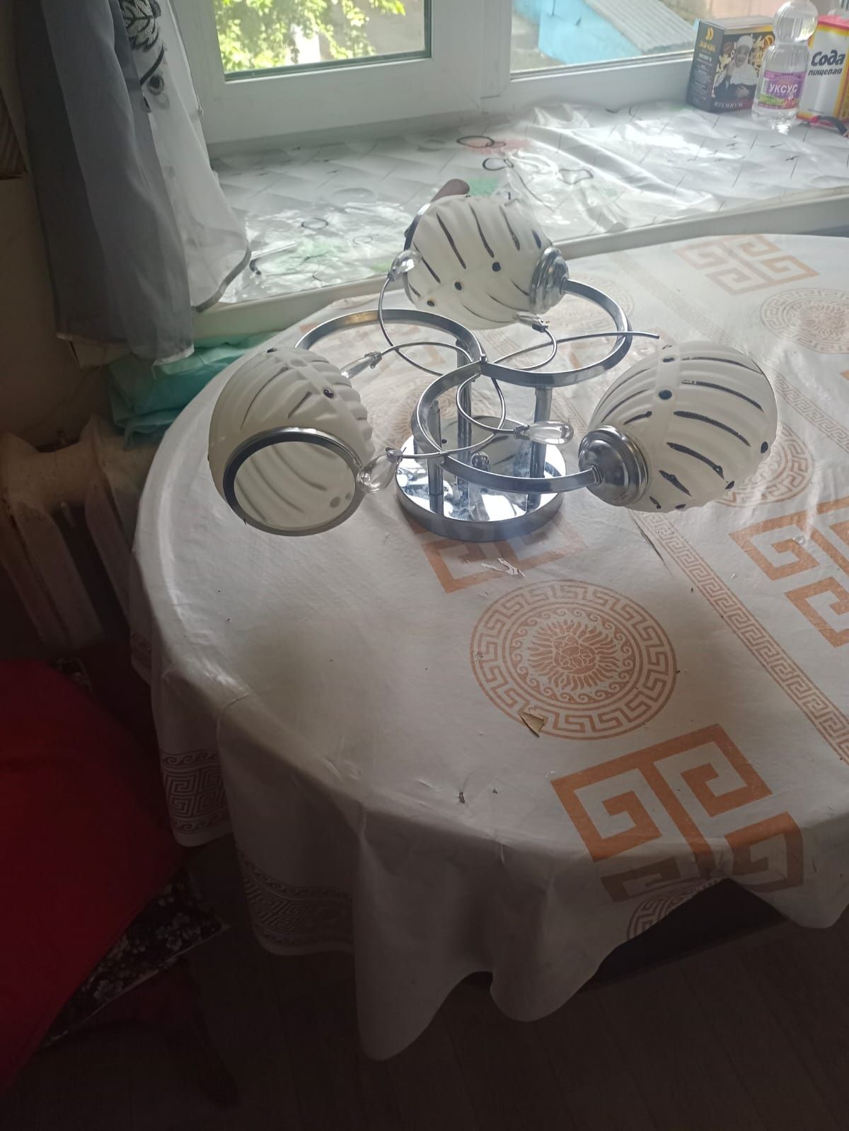 Люстра продам срочно