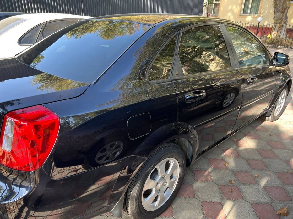 Sotiladi gentra probegi 16000 km kraskasi pitnosi bor 1 ta