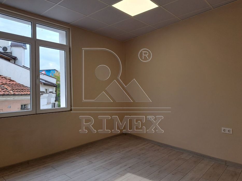 Офис в Пловдив-Център площ 30 цена 500