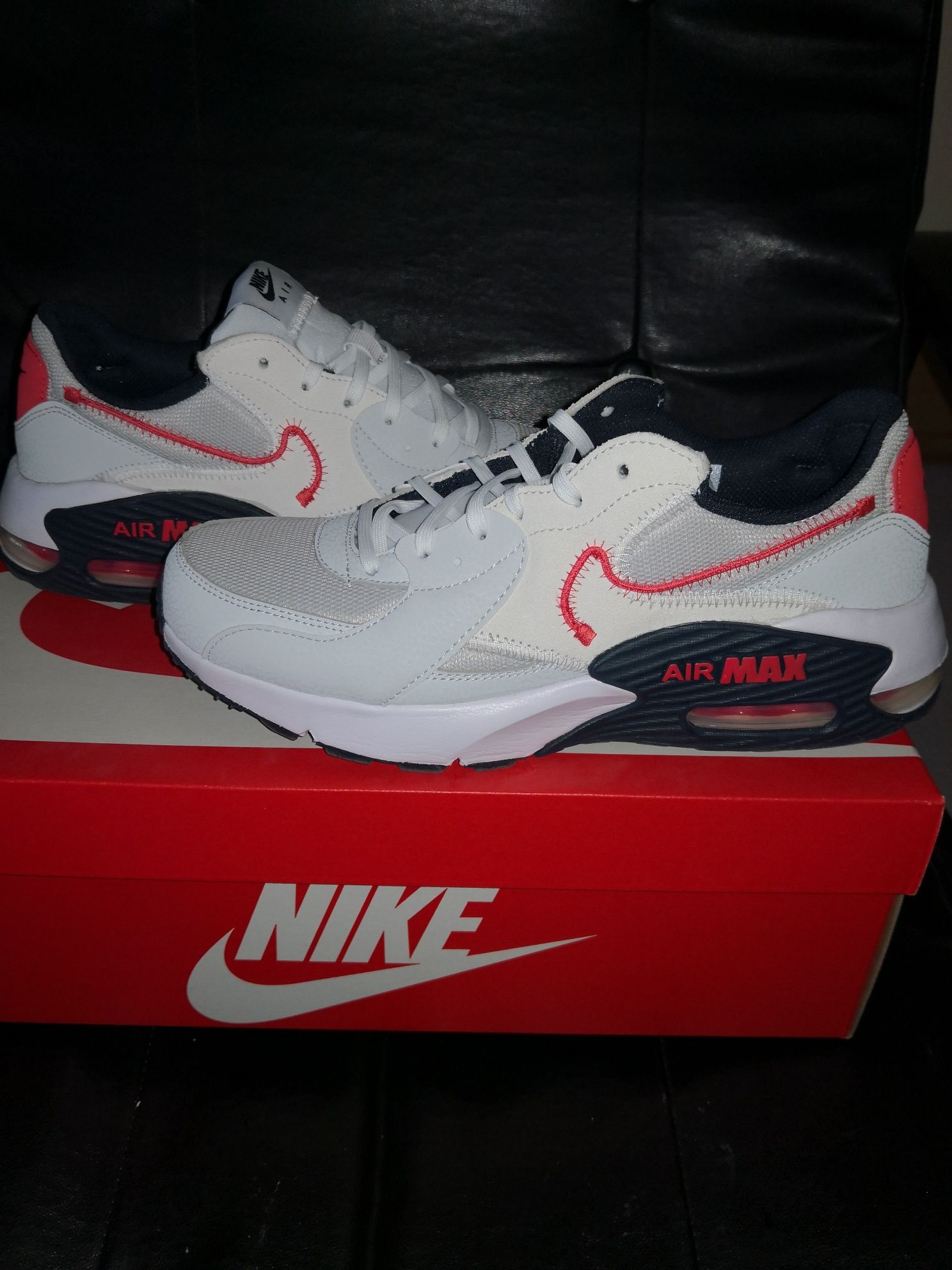 Два чифта AIR MAX 1.Nike Air MAX EXCEE n:41.  2. Nike Air Max Ivo n41.