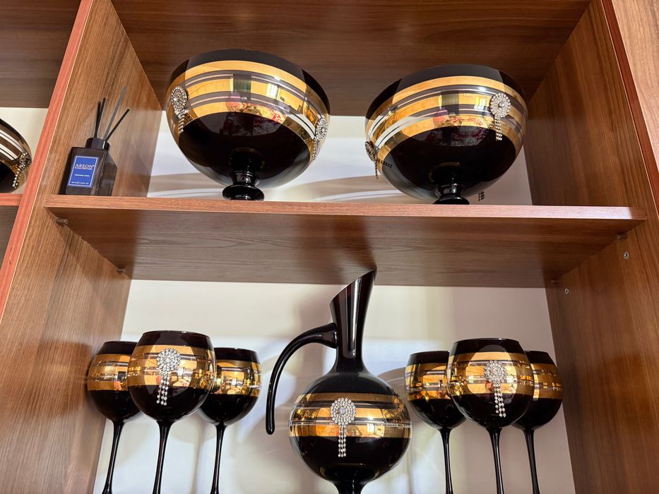 Багема идишларини сотаман