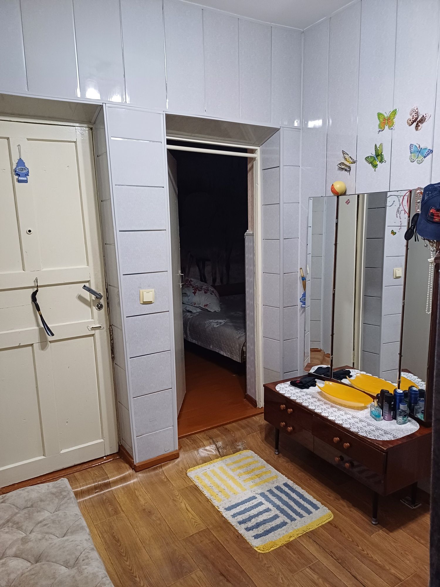 Продам 3ком.1 этаж квартиру в Кизилтеппо есть баня гараж туалет свой