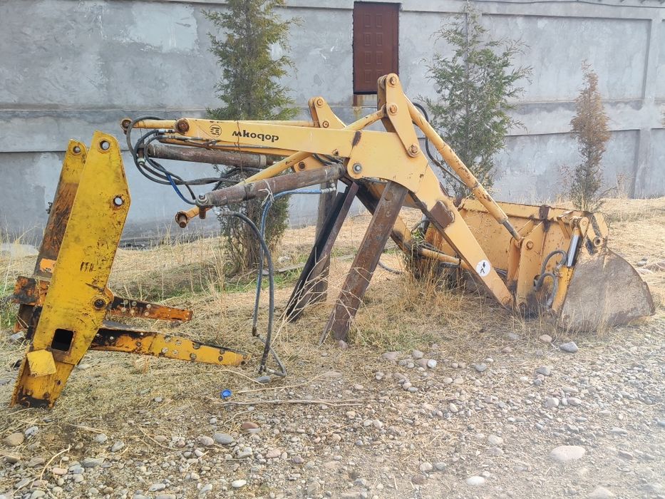 Погрузчик фронтальный Амкадор для МТЗ беларус.