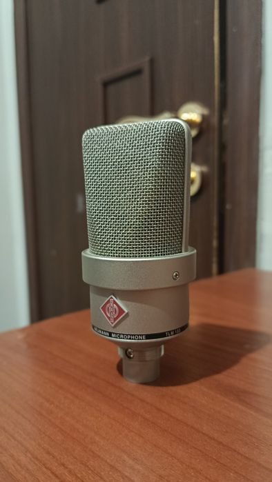 Студийный микрофон Neumann TLM 103 с гарантией.