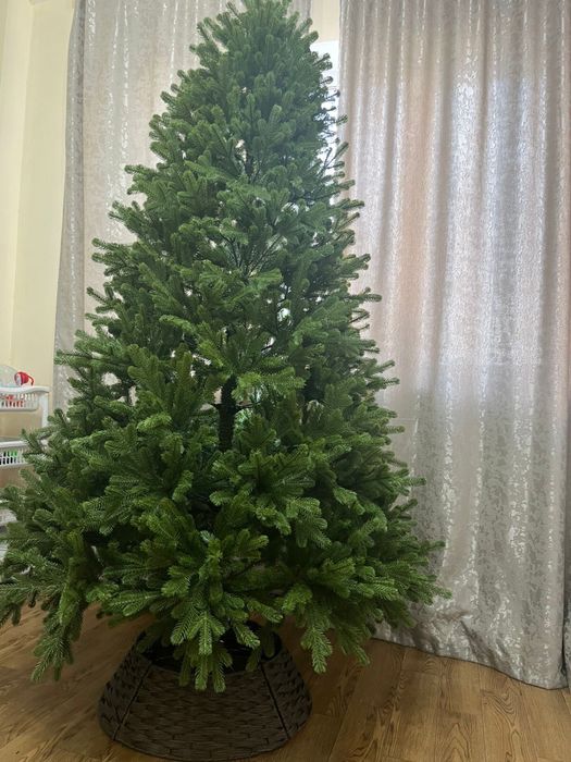 Продается елка новая