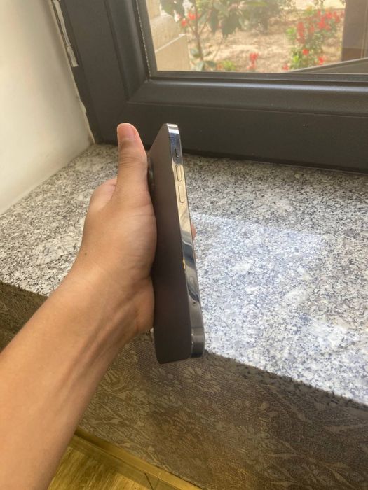 Айфон 12 про сотилади