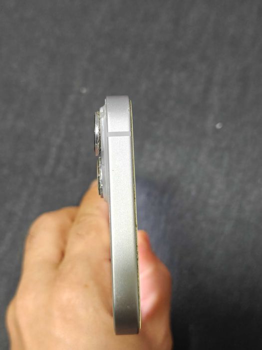 Vând iPhone 14 Plus